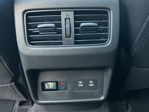 Used 2024 Nissan Rogue SL w/ SL Premium Package image 14