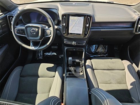 Used 2023 Volvo C40 P8 Recharge Ultimate image 12