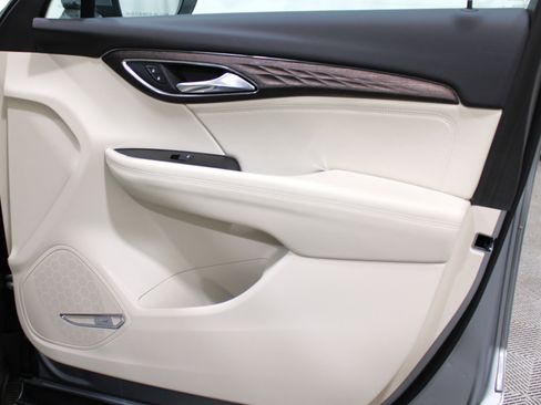 Used 2023 Buick Envision Avenir image 33