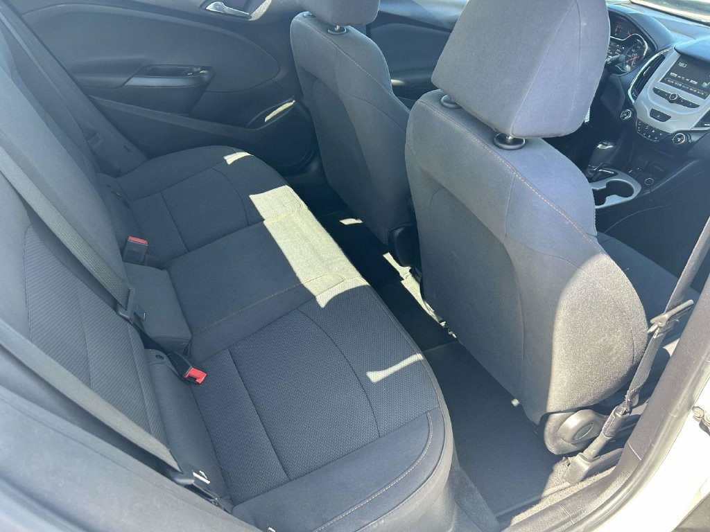 Used 2018 Chevrolet Cruze LS FWD image 11