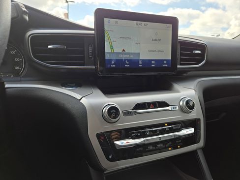 Used 2022 Ford Explorer XLT w/ Equipment Group 202A image 20