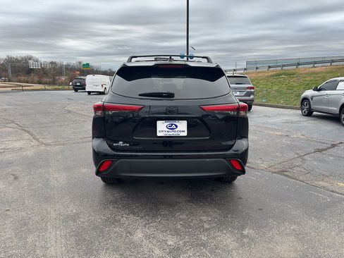 Used 2023 Toyota Highlander L image 7