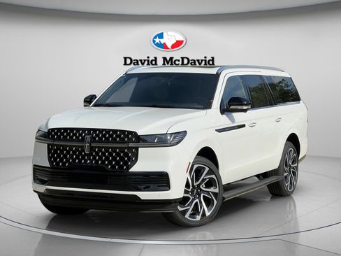 New 2026 Lincoln Navigator L Black Label AWD/4WD image 1