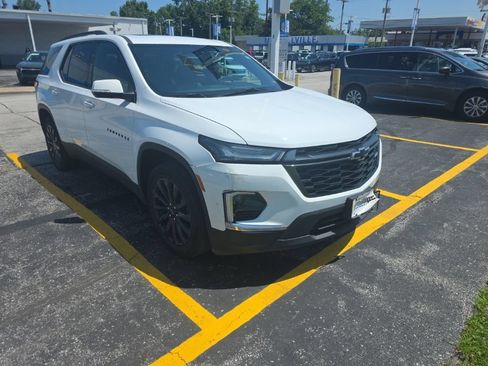 Used 2023 Chevrolet Traverse RS w/ LPO, Floor Liner Package AWD/4WD image 3