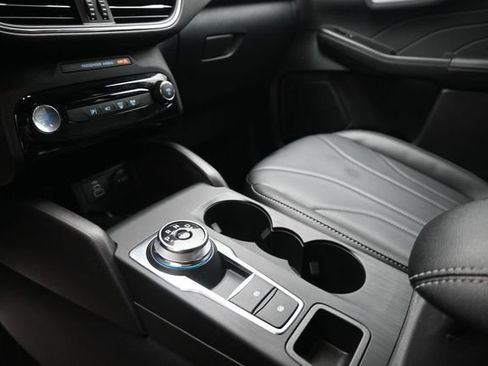 Certified 2025 Ford Escape SE w/ PHEV Premium Package FWD image 14
