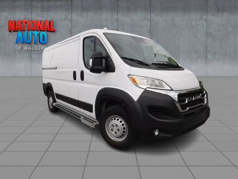 Used 2025 RAM ProMaster 2500 w/ U-Haul Equipment Group FWD image 1