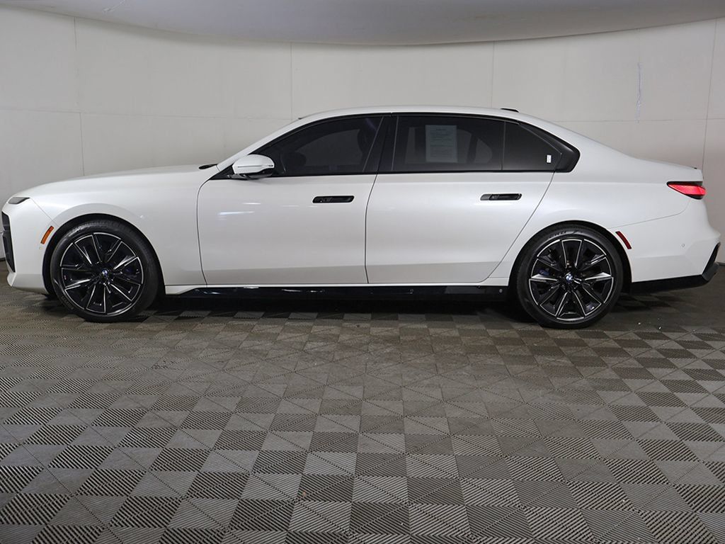 Used 2023 BMW 760i xDrive AWD/4WD image 22