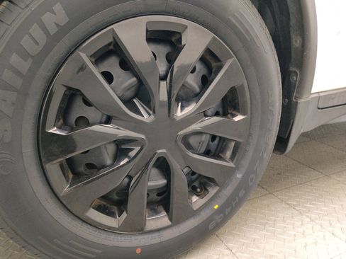 Used 2019 Nissan Rogue S FWD image 31
