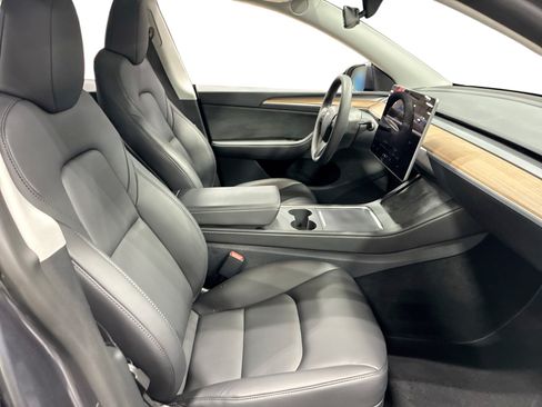 Certified 2023 Tesla Model Y Long Range AWD/4WD image 13