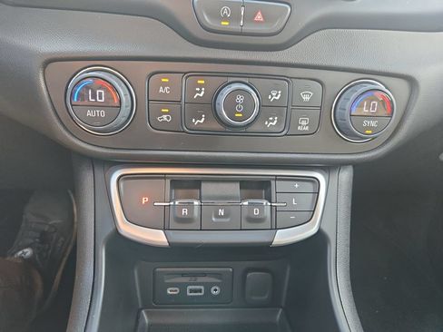 Used 2024 GMC Terrain SLE w/ Driver Convenience Package AWD/4WD image 25