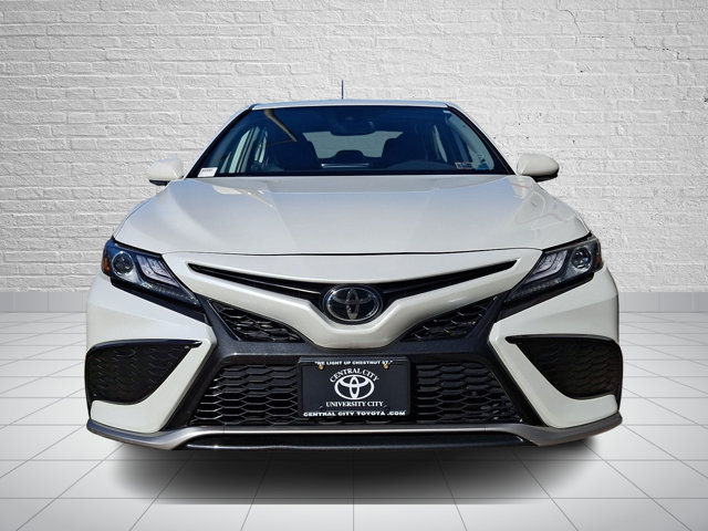 Used 2024 Toyota Camry XSE FWD image 2