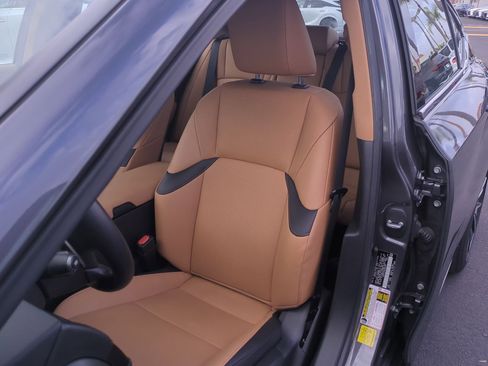 Certified 2025 Lexus ES 300h w/ Premium Package image 12