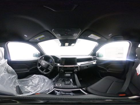 Certified 2025 Toyota Tacoma SR5 image 33