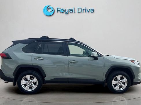Used 2021 Toyota RAV4 XLE w/ XLE Grade Weather Package AWD/4WD image 7