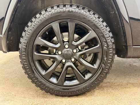 Used 2020 Jeep Grand Cherokee Altitude image 23