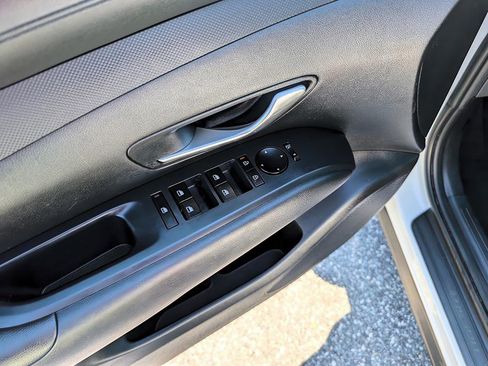 Used 2025 Hyundai Tucson SEL FWD image 9