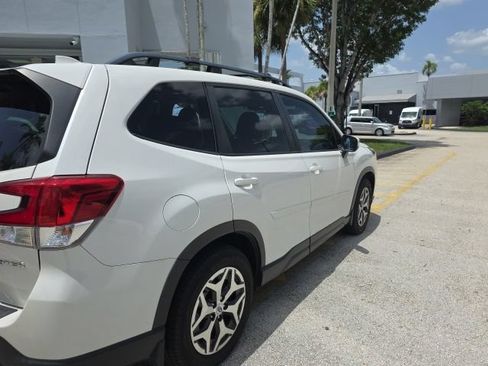Certified 2022 Subaru Forester Premium AWD/4WD image 4