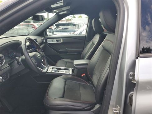 Used 2022 Ford Explorer ST-Line w/ Class IV Trailer Tow Package image 15