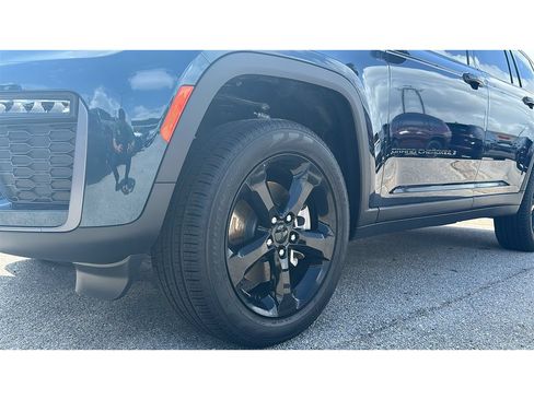New 2026 Jeep Grand Cherokee L Limited w/ Limited Altitude Package RWD image 10
