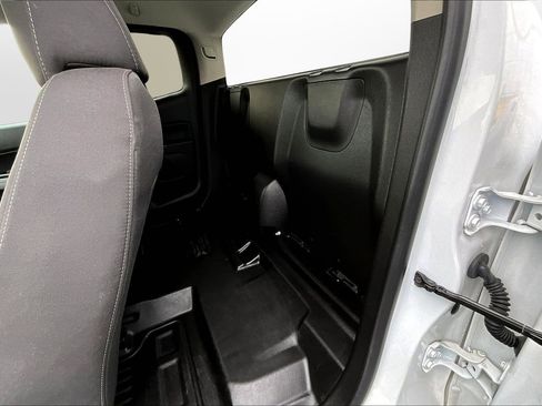 Used 2022 Chevrolet Colorado LT w/ Fleet Safety Package image 18