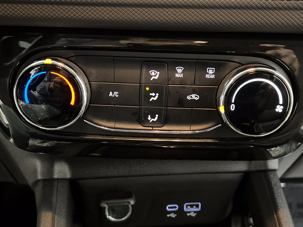 Used 2025 Chevrolet TrailBlazer LT AWD/4WD image 54