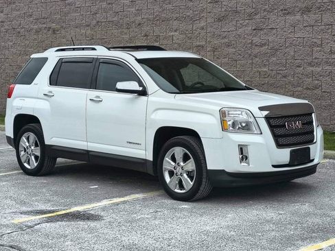 Used 2015 GMC Terrain SLT image 1