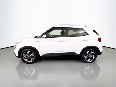 Used 2026 Hyundai Venue SEL FWD image 6
