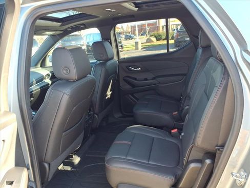 Used 2023 Chevrolet Traverse RS image 10