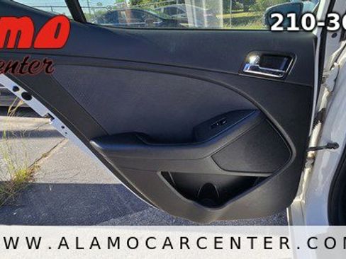 Used 2012 Kia Optima Hybrid image 30