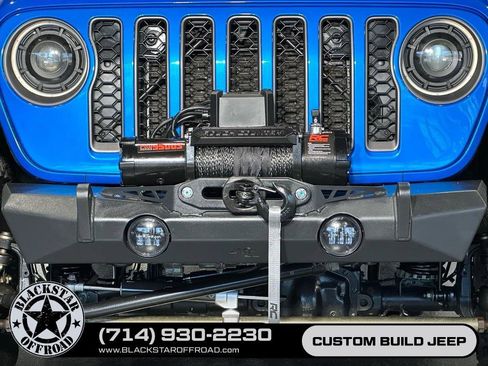 Used 2021 Jeep Gladiator Rubicon w/ Cold Weather Group AWD/4WD image 5