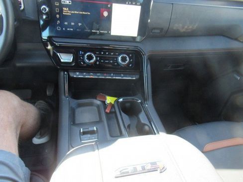 Used 2024 GMC Sierra 2500 AT4 w/ Technology Package image 15