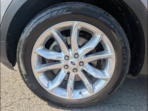Used 2014 Ford Explorer XLT w/ Equipment Group 202A FWD image 20