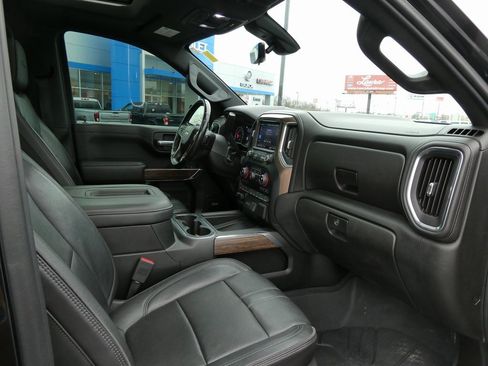 Used 2019 Chevrolet Silverado 1500 High Country w/ Technology Package image 17