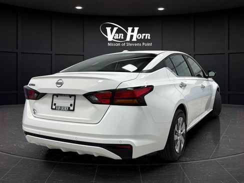 Used 2025 Nissan Altima 2.5 S FWD image 7