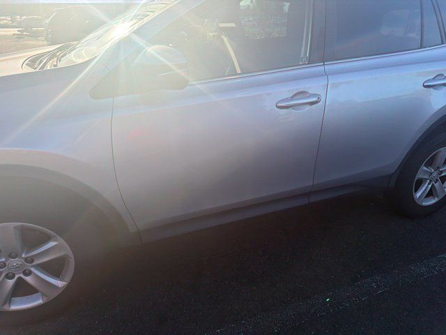 Used 2013 Toyota RAV4 XLE FWD image 3