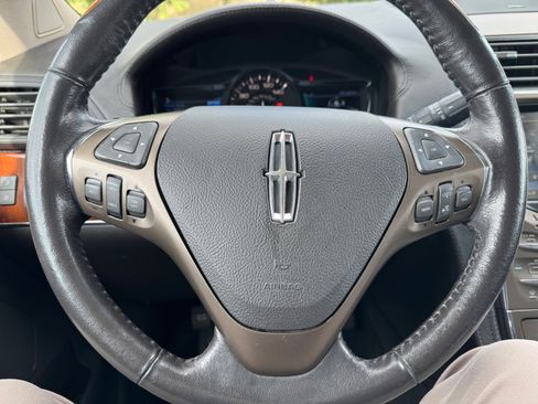 Used 2014 Lincoln MKX Base w/ Equipment Group 102A image 9