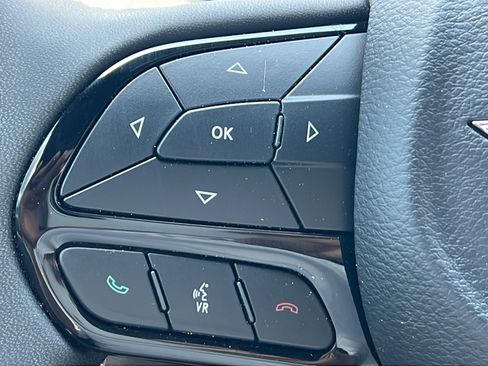 Used 2024 Chrysler Pacifica Limited w/ Uconnect Theater Family Group FWD image 22