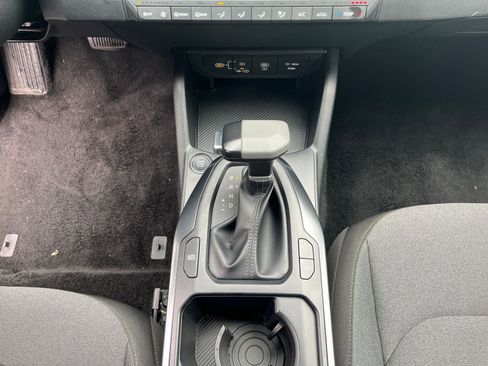 Used 2025 Kia K4 LXS image 40