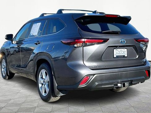 Used 2024 Toyota Highlander LE image 13