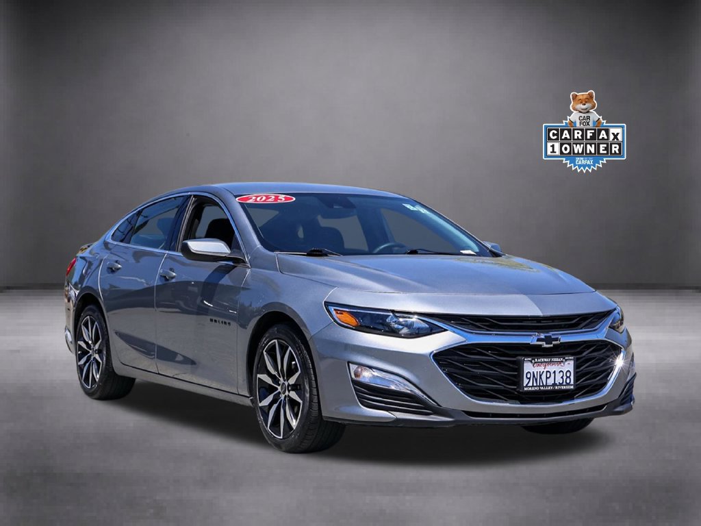 Used 2025 Chevrolet Malibu RS FWD image 2