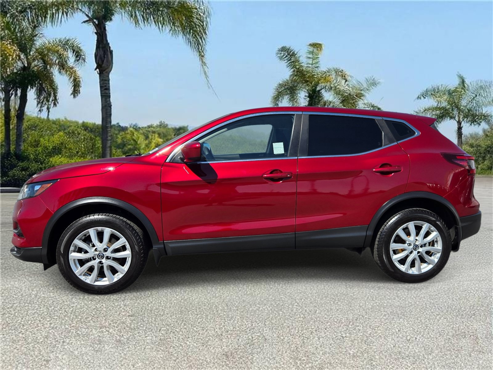 Used 2020 Nissan Rogue Sport S w/ Appearance Package FWD image 2