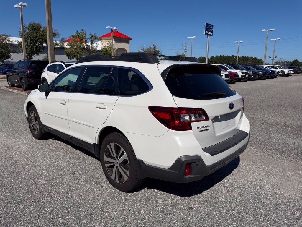 Used 2018 Subaru Outback 3.6R Limited AWD/4WD image 6