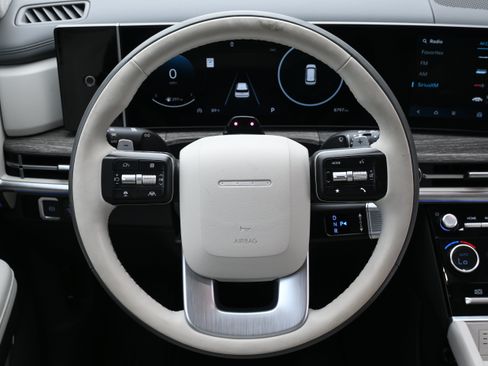 Used 2025 Hyundai Santa Fe Calligraphy FWD image 17