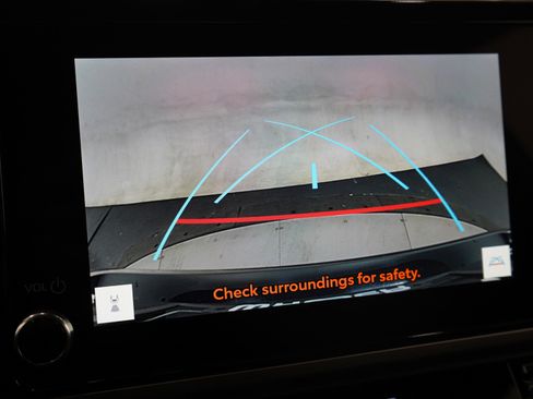 Used 2025 Toyota Camry SE image 27