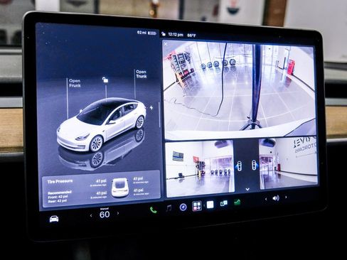 Used 2022 Tesla Model 3 Long Range AWD/4WD image 23
