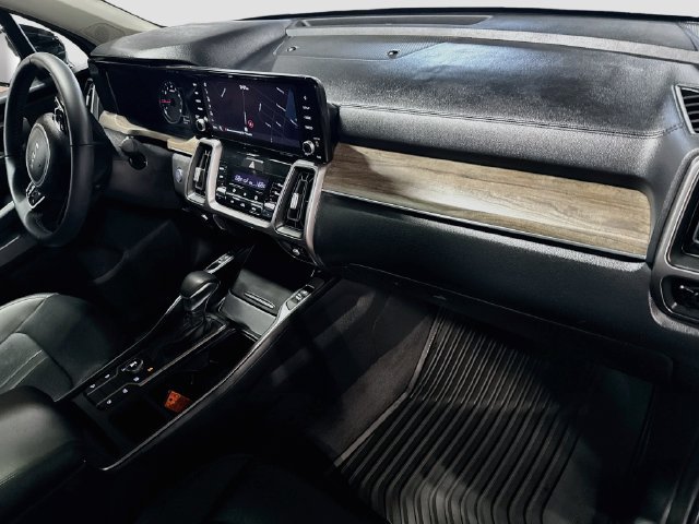 Certified 2023 Kia Sorento S w/ Panoramic Sunroof Package AWD/4WD image 31