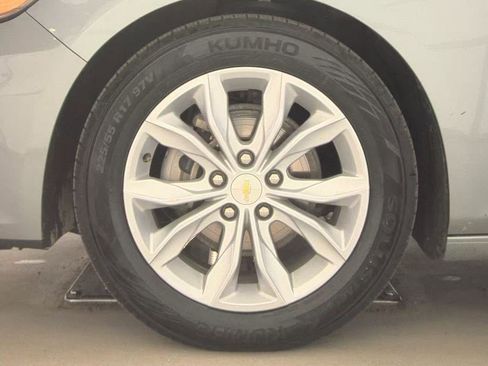 Used 2025 Chevrolet Malibu LT image 8