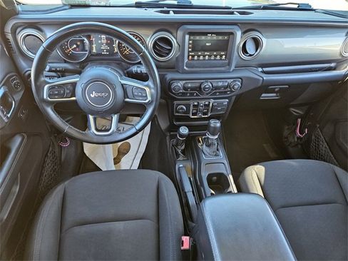 Used 2019 Jeep Wrangler Unlimited Sahara image 7