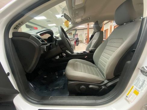 Used 2016 Ford Fusion S image 17