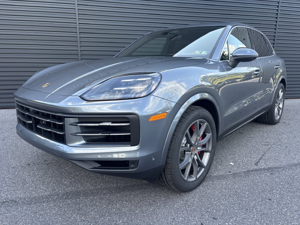 New 2026 Porsche Cayenne S AWD/4WD image 1